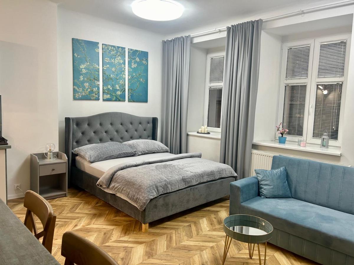 Almond Studio Apartment Bratislava Exteriör bild